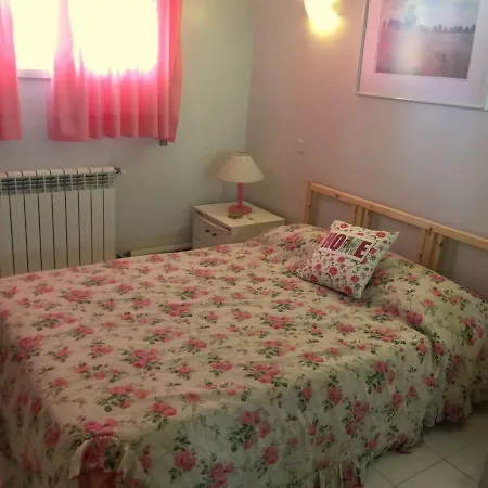 Sunny With Sea Views Apartman